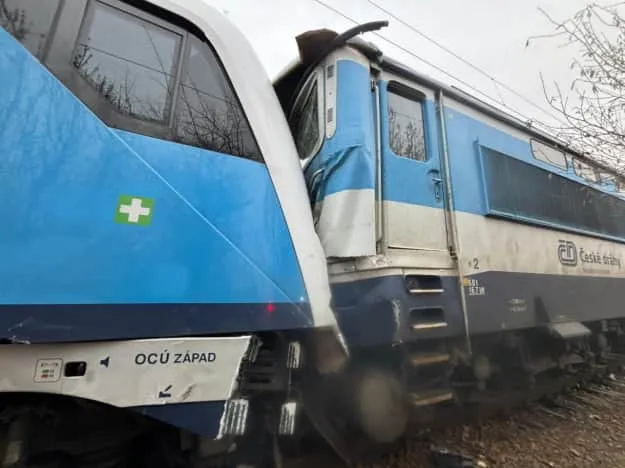 У Чехії зіштовхнулися два пасажирські потяги — Radio Prague International