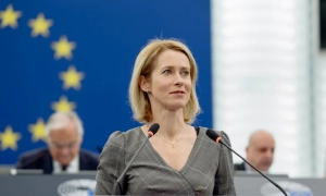 Фото, відео: на житловий квартал у Стамбулі впав військовий гелікоптер