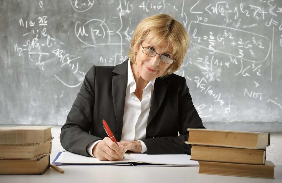 В Раді відмовилися від строкових договорів для вчителів — що буде із зарплатами у 2026 році