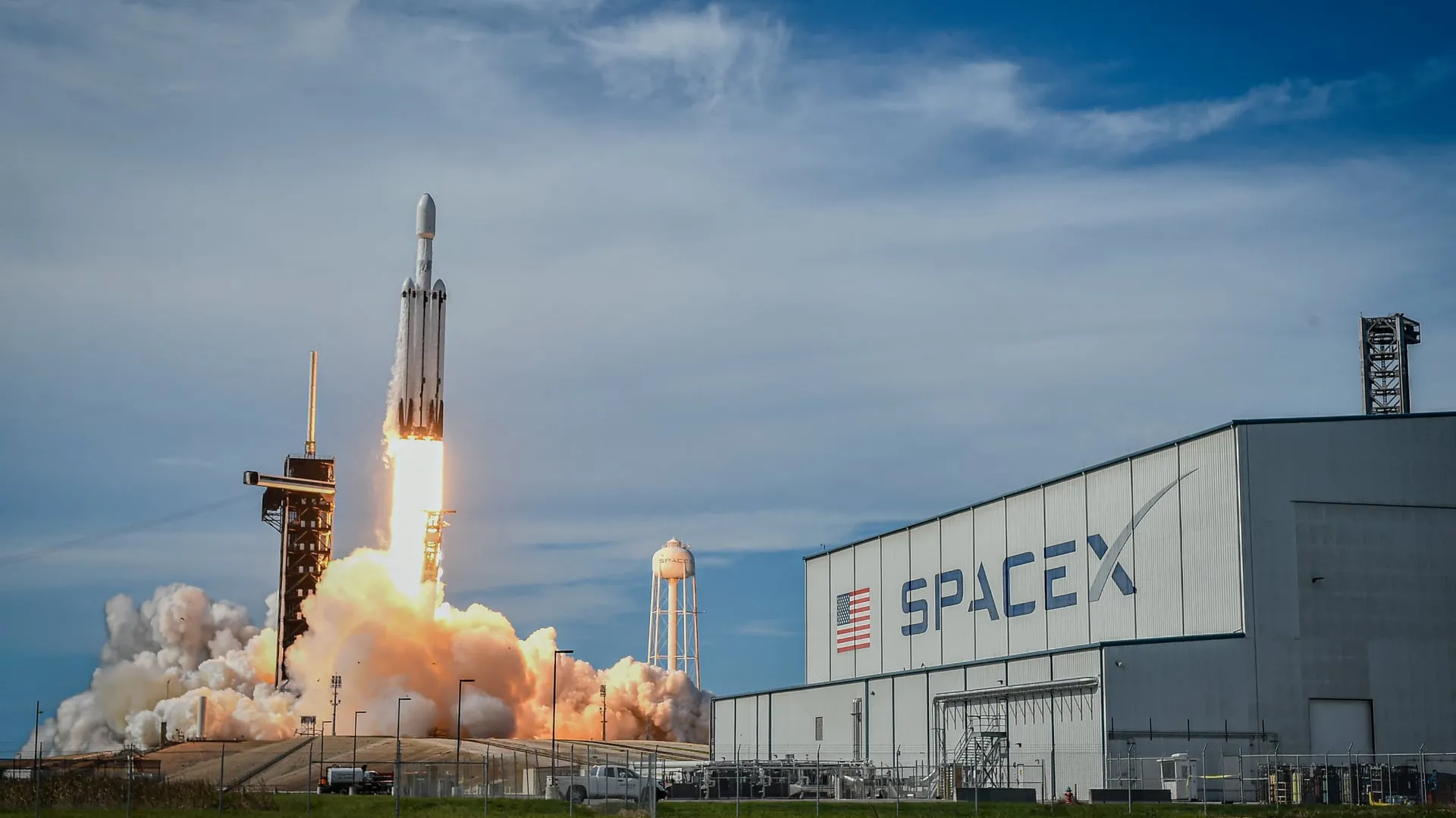 SpaceX готує мегасузір’я з мільйона ШІ-супутників — Forbes
