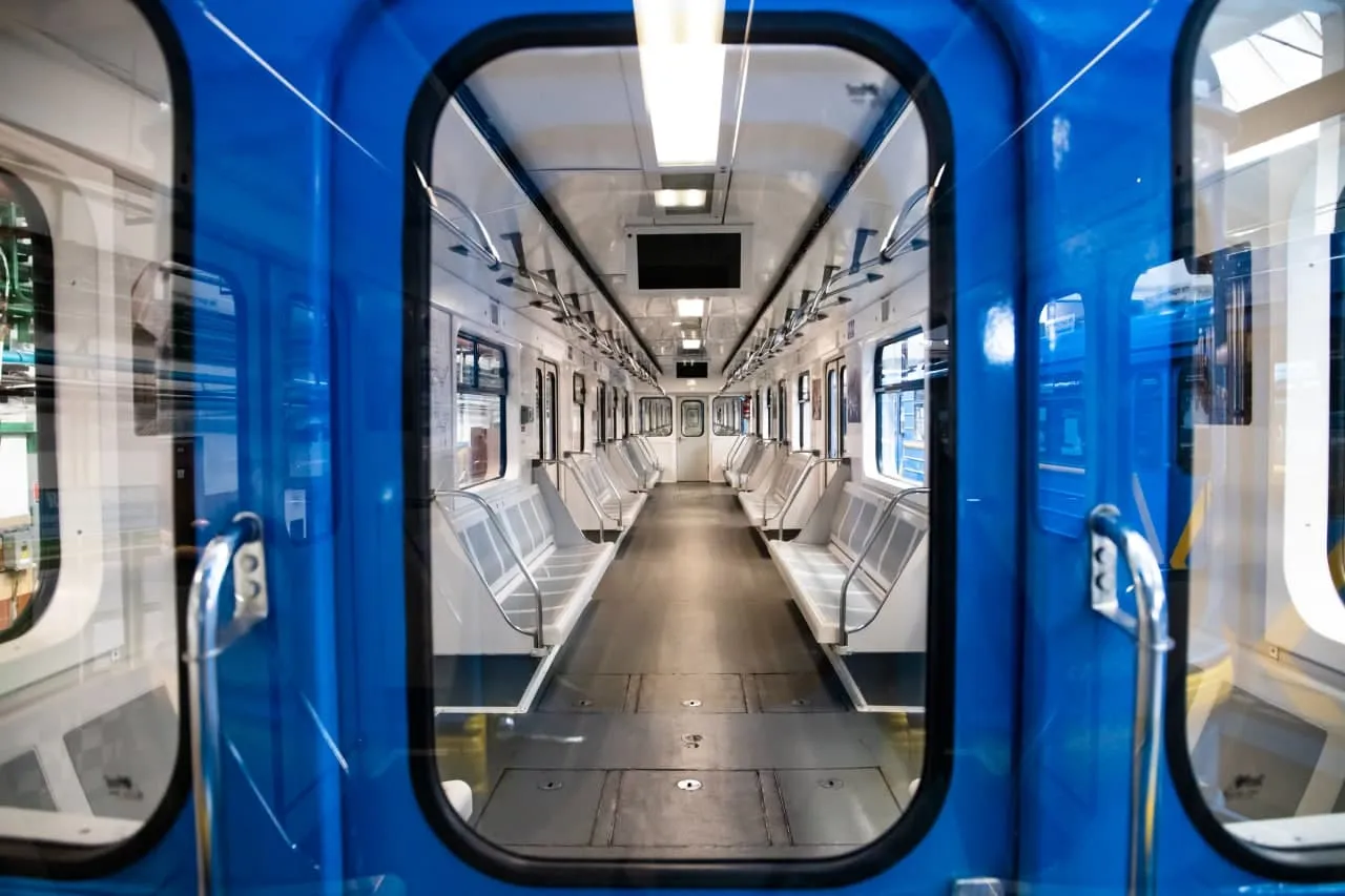 У Київському метро повністю відновлено рух на зеленій гілці У Київському метро повністю відновлено рух на зеленій гілці