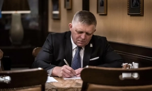 Фото: глава Генштабу рф працевлаштував свою коханку в Міноборони