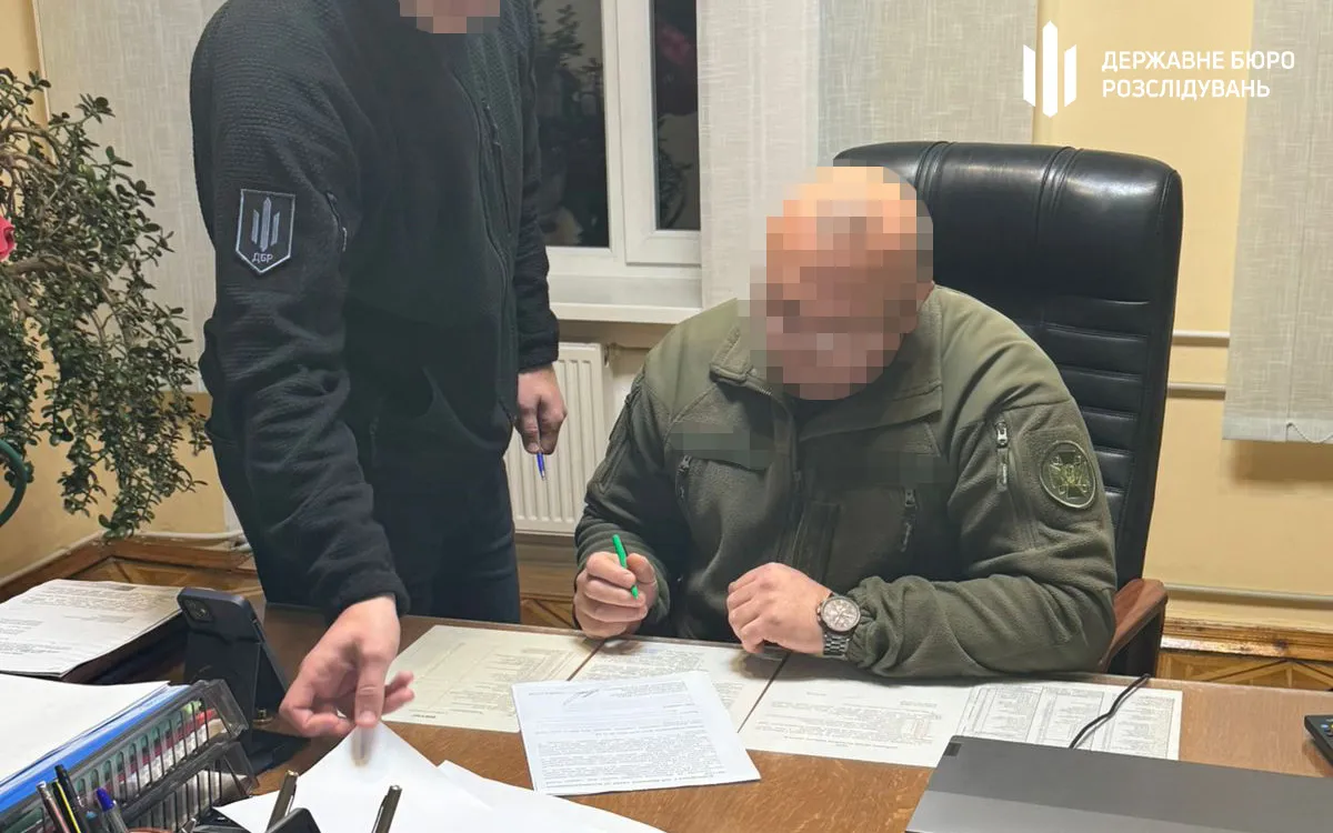 Керівника виправного закладу на Хмельниччині підозрюють у вимаганні «відкатів»