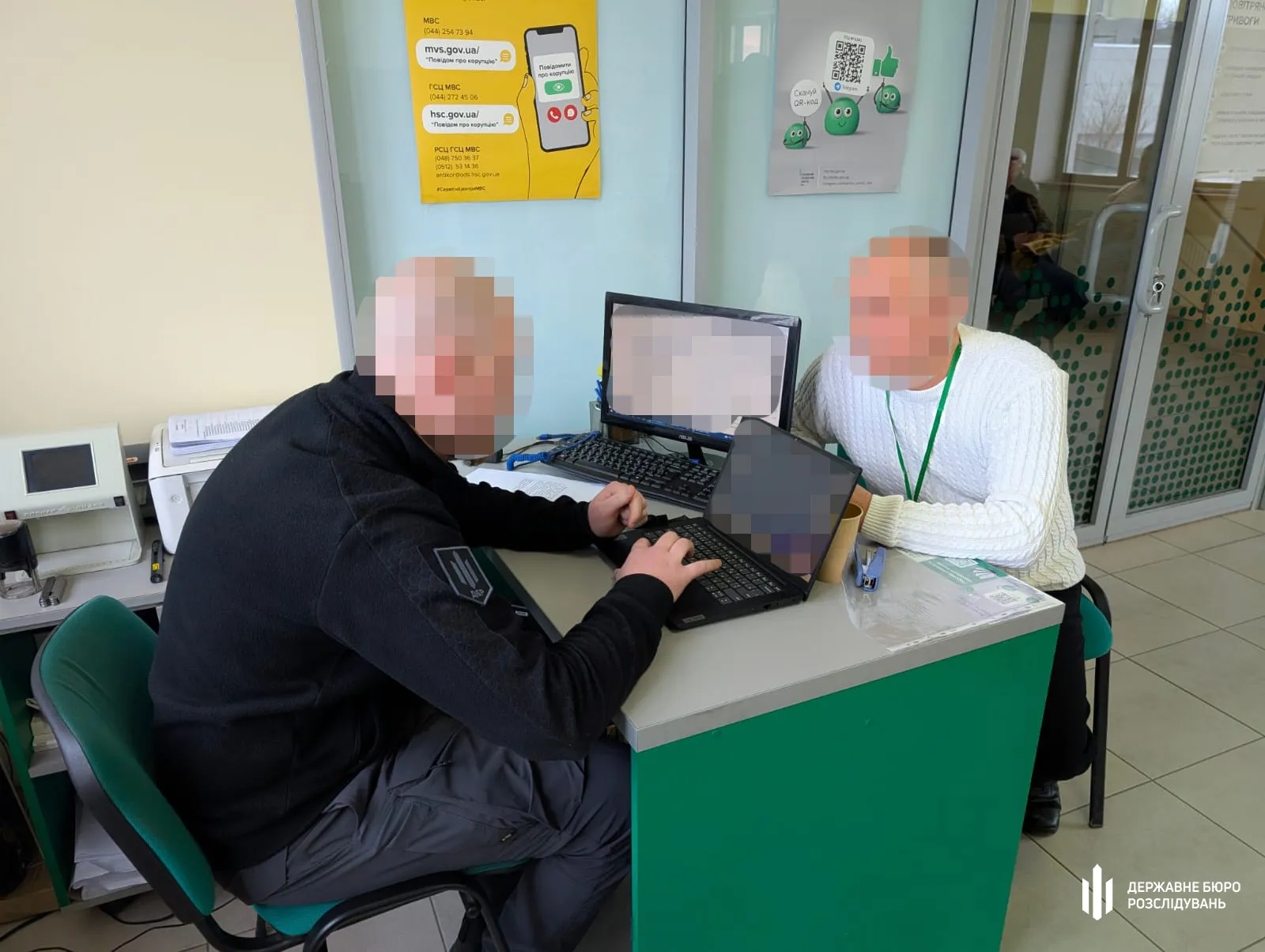 На Херсонщині ДБР викрило схему незаконного оформлення посвідчень водія