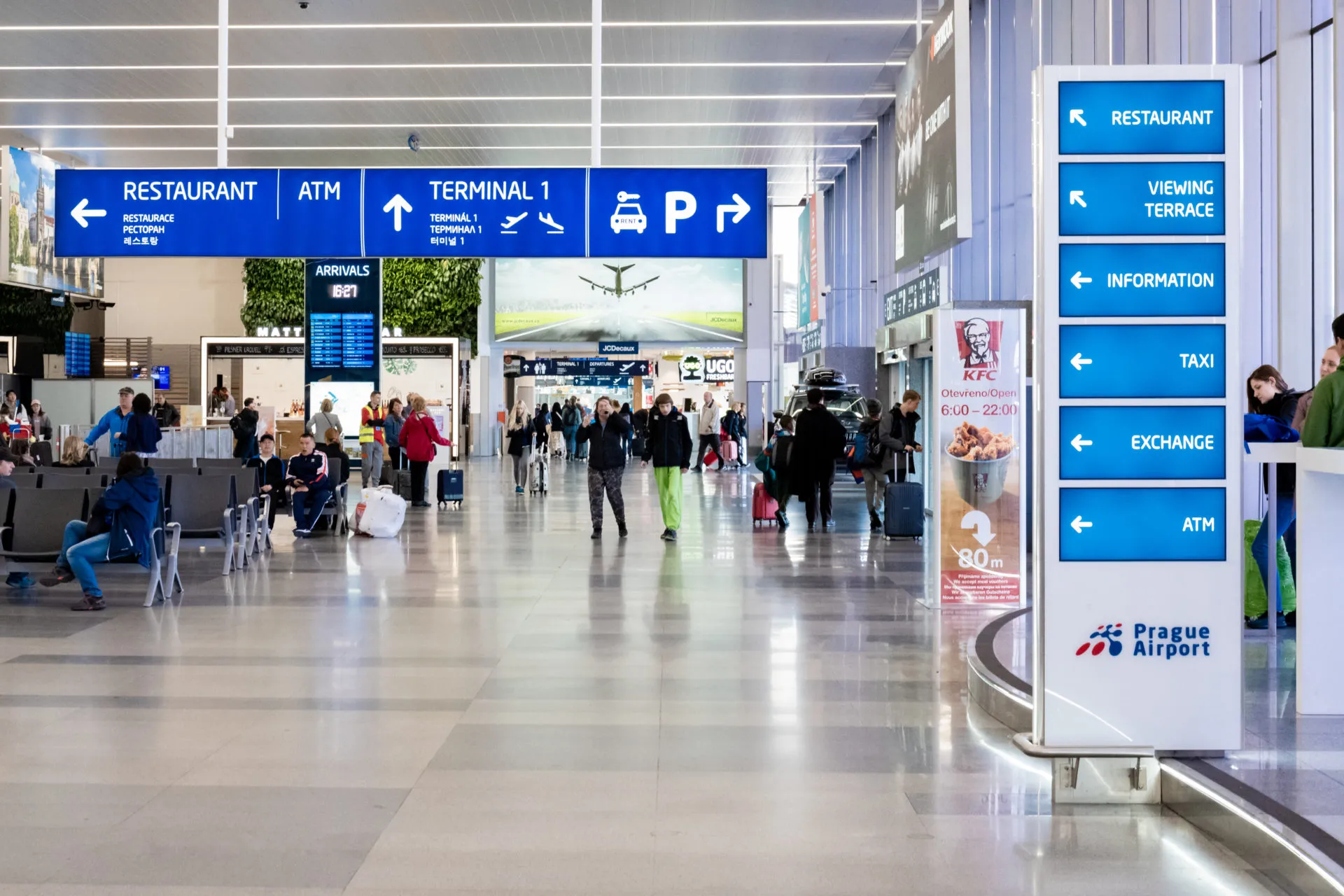 Ожеледиця паралізувала роботу аеропортів у Відні та Празі