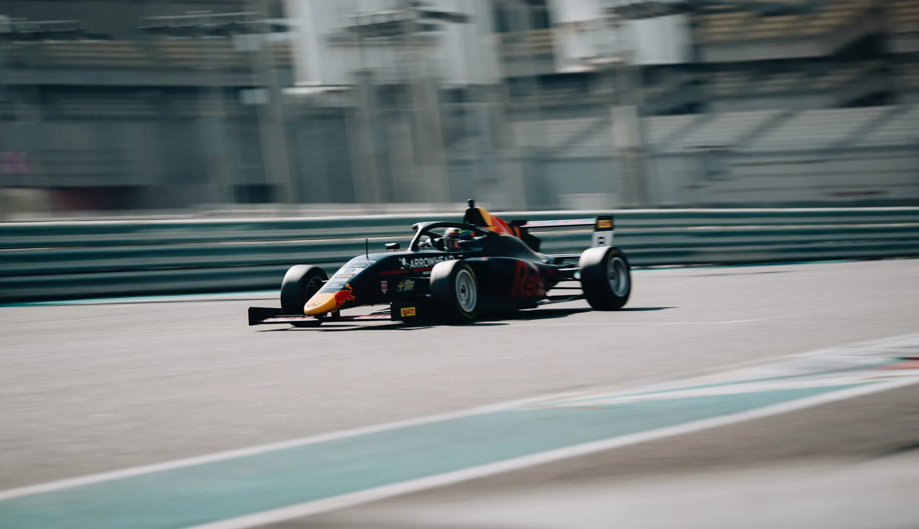 Українець Бондарев тріумфально виграв третю гонку етапу UAE4 в Абу-Дабі