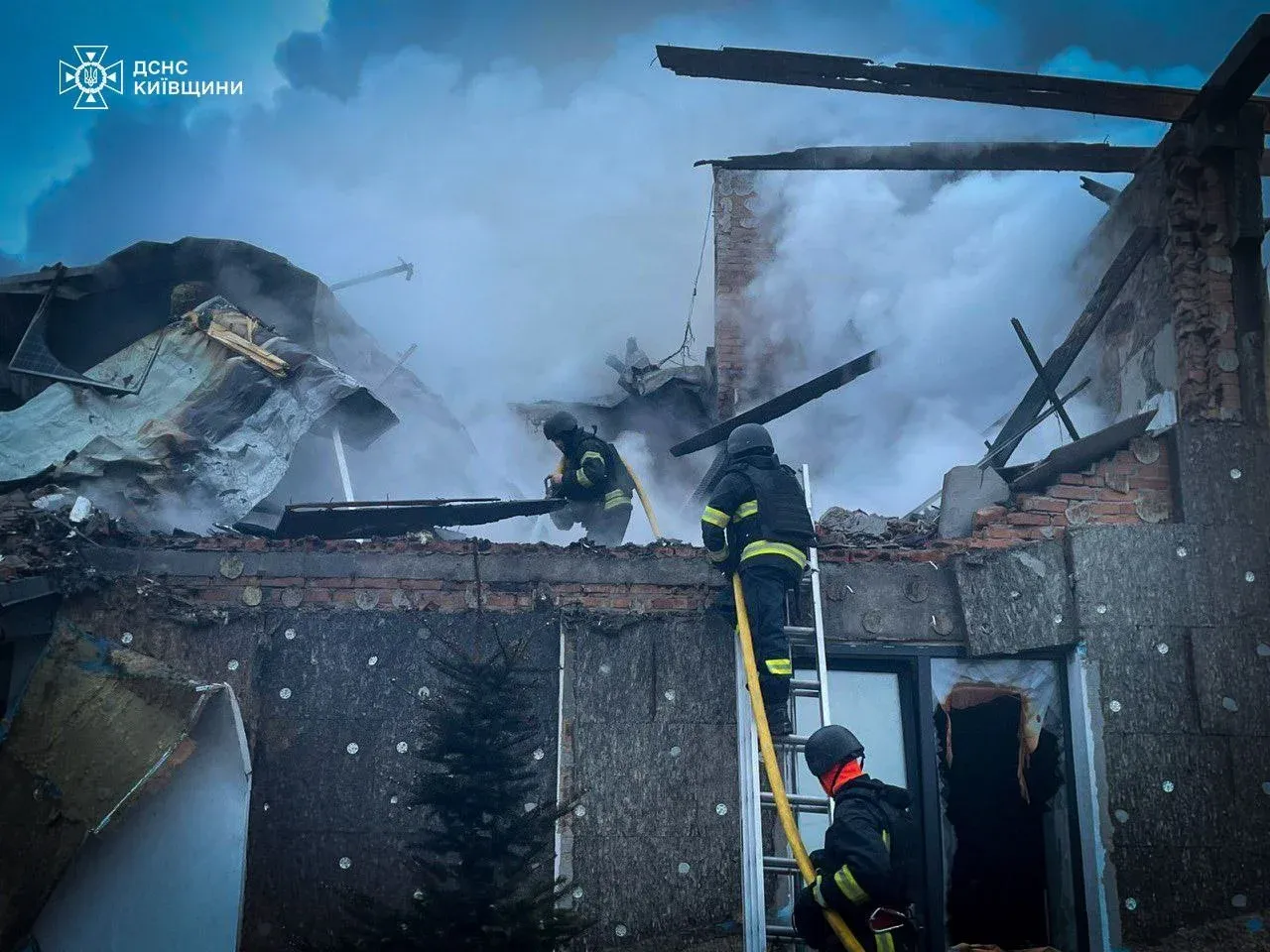 Масований удар по Вишгородському району: загинула жінка, є руйнування