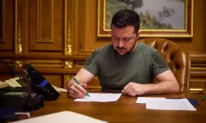 В Киеве после нападения горят склады в Дарницком районе