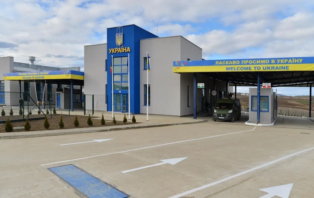 На кордоні з Румунією призупинили роботу пункт пропуску «Дяківці» через відключення світла