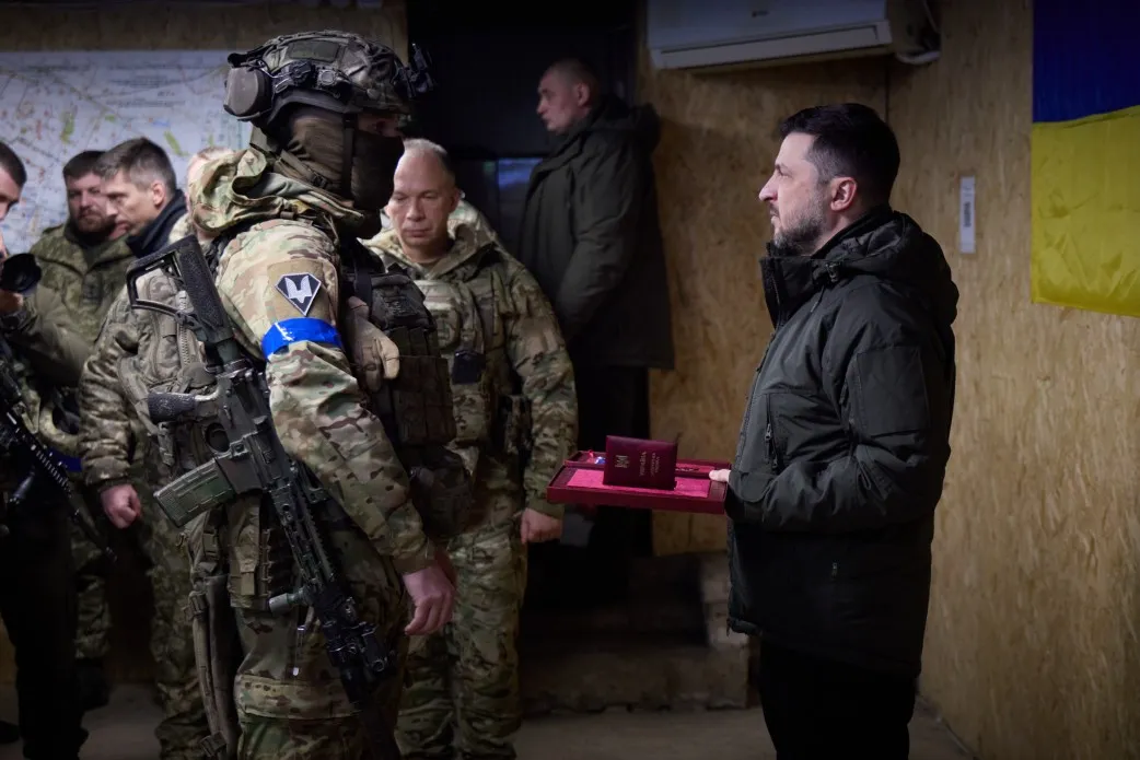 Зеленський і Сирський відвідали передовий командний пункт у Куп'янську