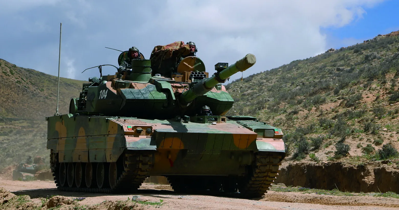 Бангладеш отримав нову партію китайських танків Type 15