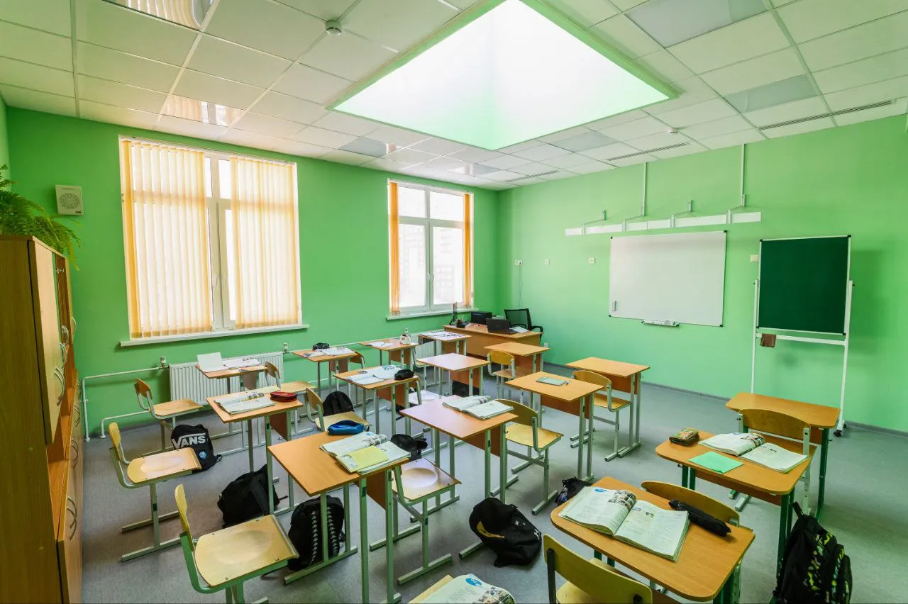 Відео: Підліток з ножем напав на учнів елітної школи під Москвою