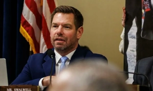 Tesla підозрює, що Маск витратив кошти компанії на будівництво скляного будинку