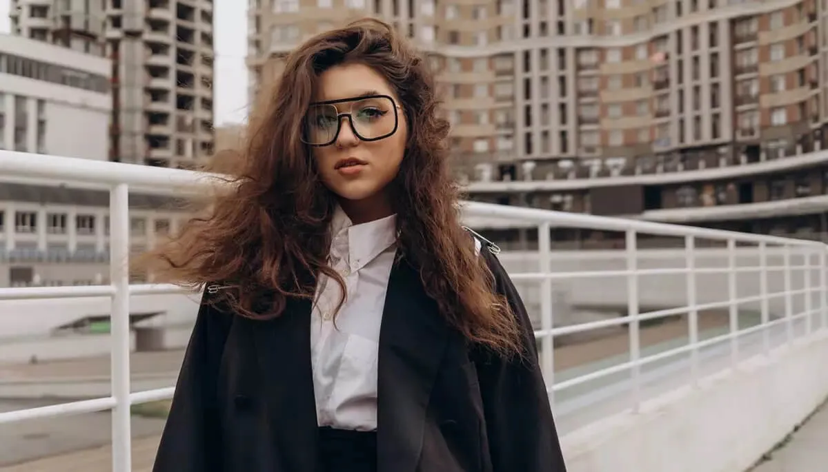 «Весь двір в уламках»: відома українська ведуча розповіла про «приліт» біля будинку