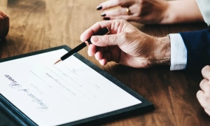 Агресор виганяє з окупованого Криму українців, які відмовилися від російських паспортів