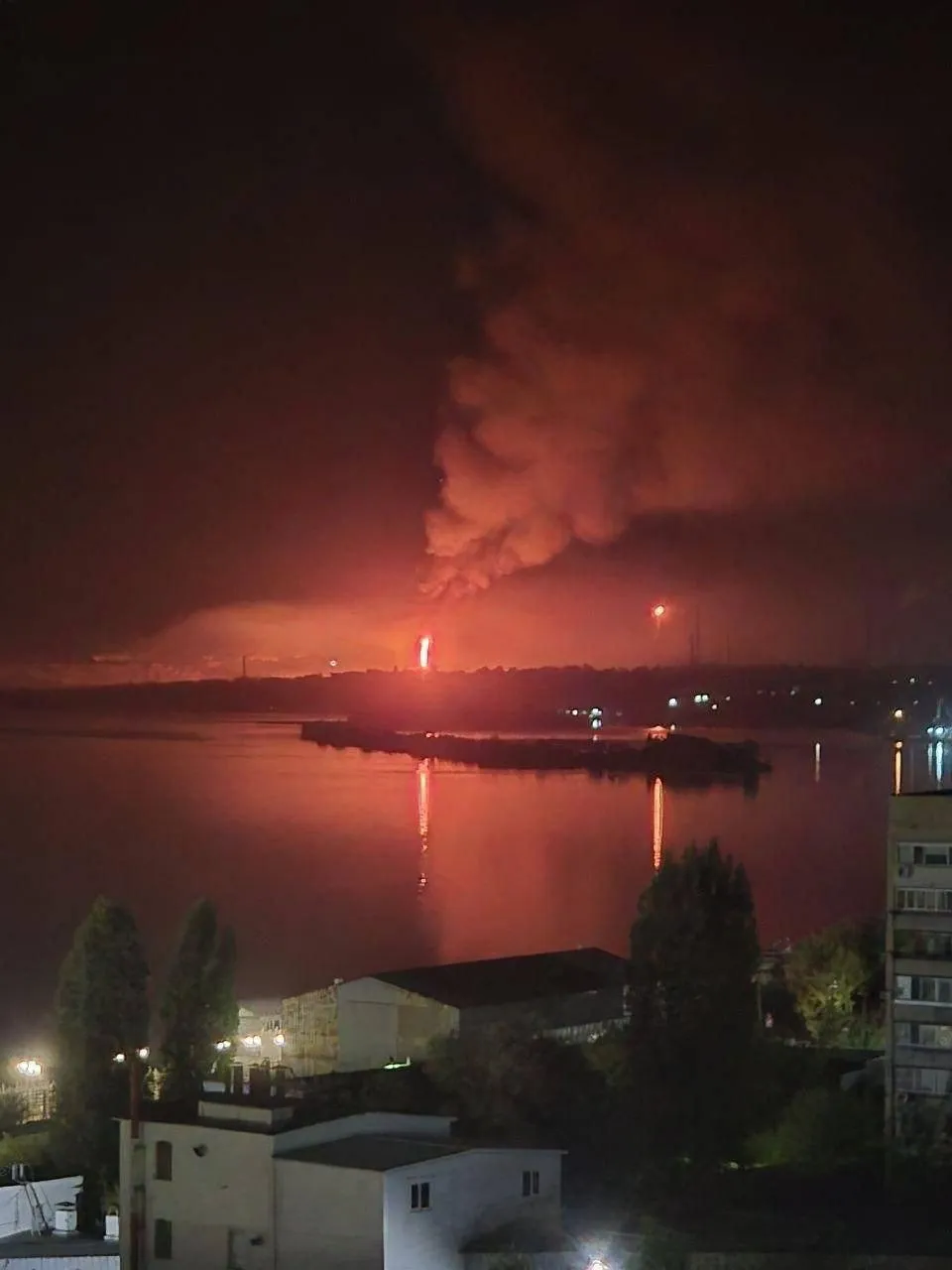 Удар по Саратовському НПЗ: ЗСУ вразили ключовий об’єкт паливної інфраструктури рф