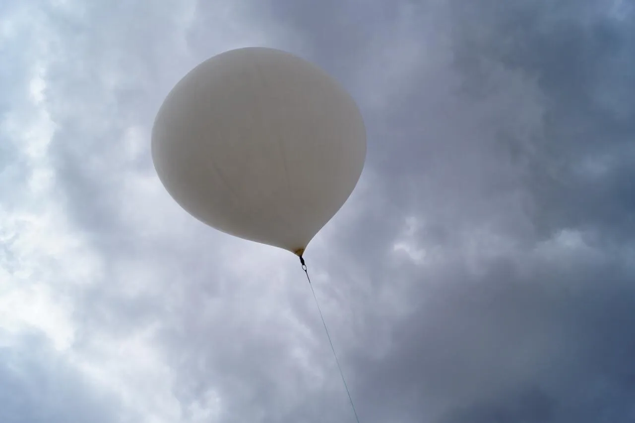 Білорусь вербує литовців для контрабанди метеокулями через Telegram — LRT