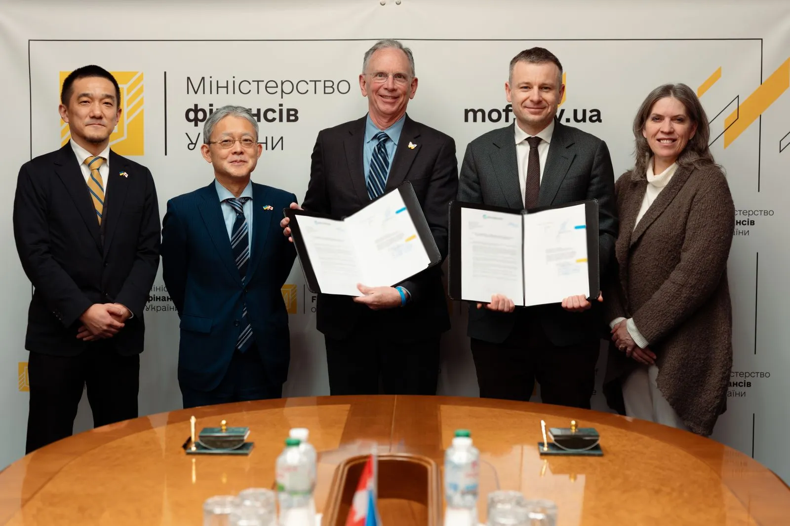 Україна отримає майже $691 млн грантової допомоги від Японії та Канади