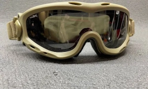 Директор підприємства привласнив 155 млн грн на неякісних окулярах для ЗСУ