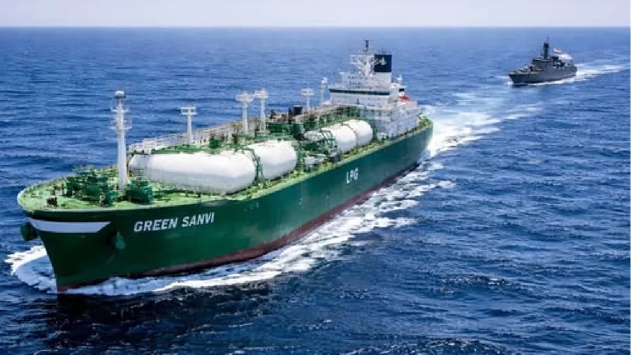 Ормузский пролив пересекли японские суда Green Sanvi и Mitsui OSK Lines — NHK