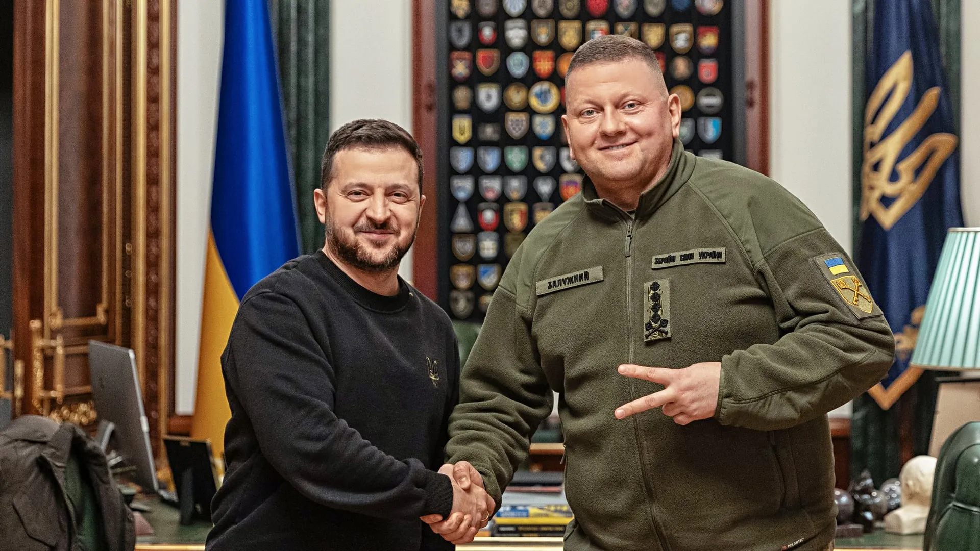 Залужного вызвали на встречу к Зеленскому, где его отговаривали от президентских амбиций — УП