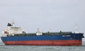 Російський «тіньовий» танкер безперешкодно пройшов Балтію під фальшивим прапором