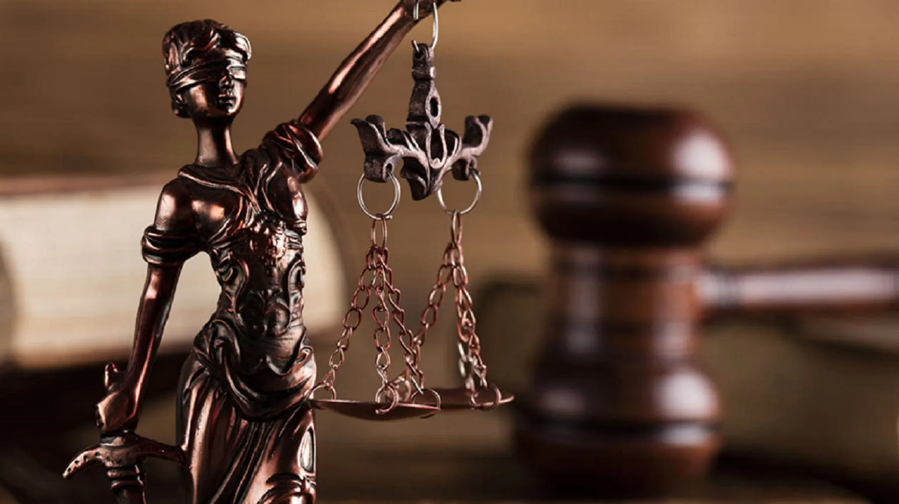 У Києві судитимуть грабіжника, який напав на ветерана з протезом ноги