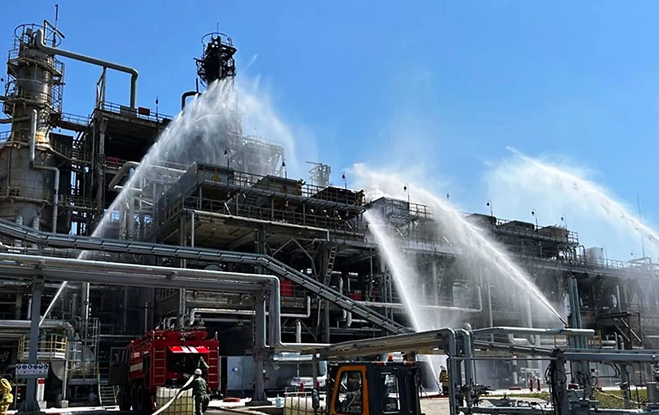 Shell і Exxon отримали мільярдні прибутки завдяки ударам по російським НПЗ