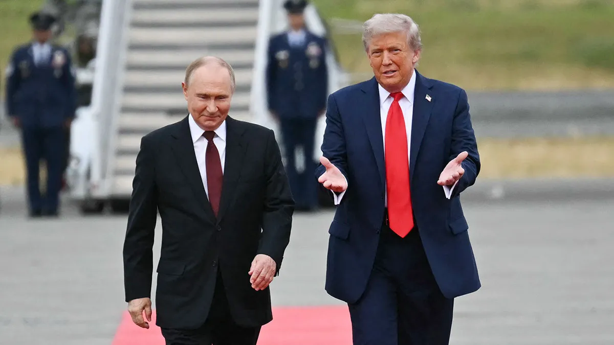 Президент США дозволив Росії продовжувати експорт нафти без санкційних обмежень