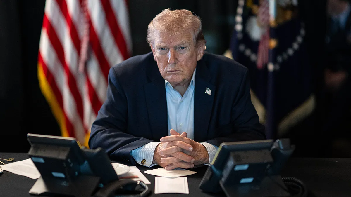 Білий дім спростував чутки про госпіталізацію президента США