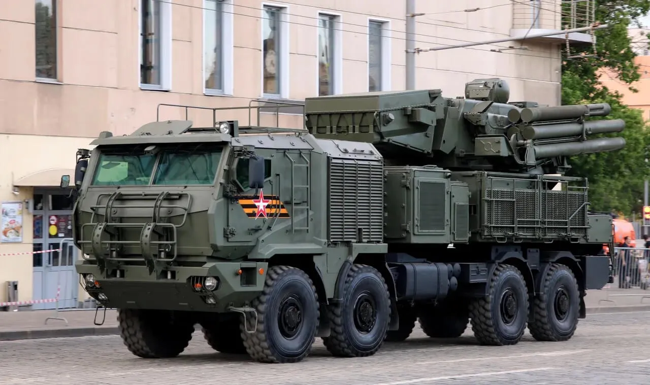 ВМС показали кадри знищення комплексу «Панцирь-С1» та катера в Криму