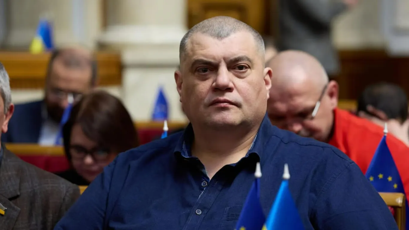 Народный депутат Юрий Корявченков регулярно посещает Испанию во время войны