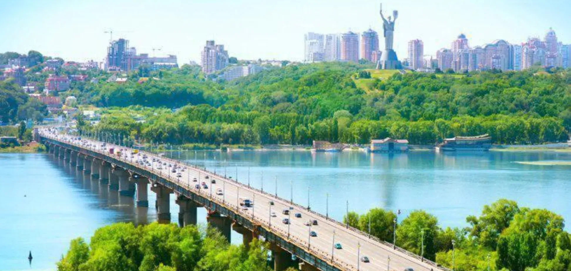 КМДА спростувала фейк про запровадження нових правил проїзду мостом Патона