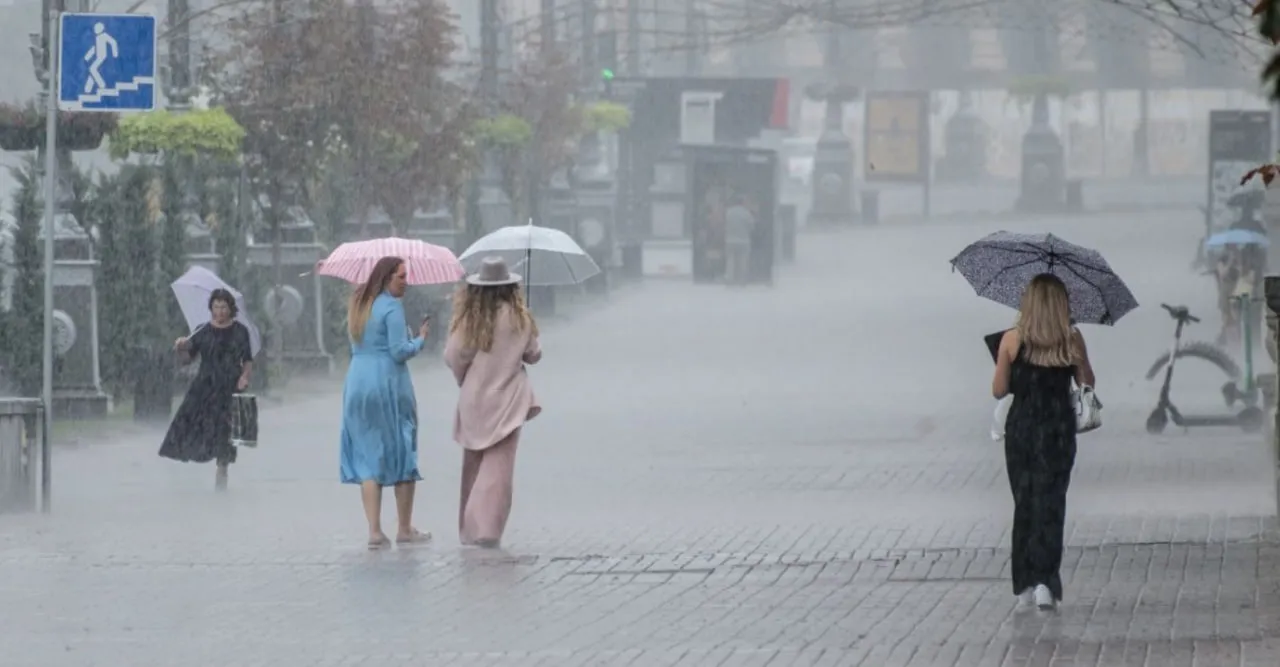 Атмосферні фронти принесуть в Україну дощі, похолодання та штормовий вітер