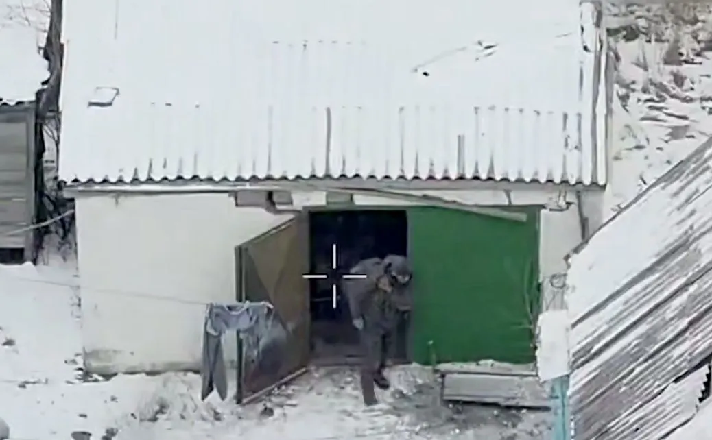 Окупант пережив чотири атаки FPV-дронів