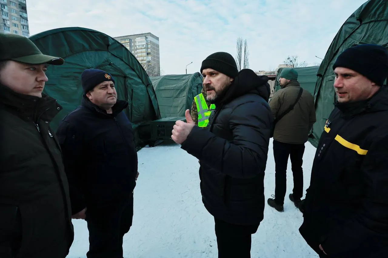 У Києві триває масштабна операція з ліквідації наслідків надзвичайної ситуації