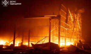 Окупанти скинули з дрона вибухівку в Херсоні: двоє поранених