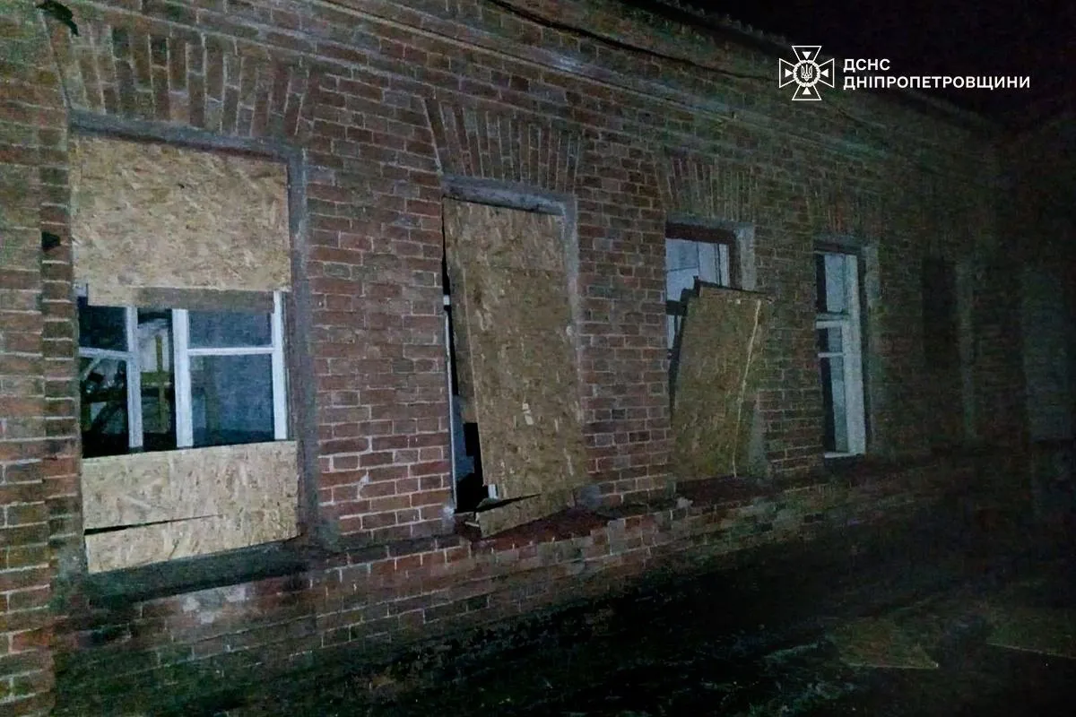 Ворог пошкодив пожежну частину на Дніпропетровщині