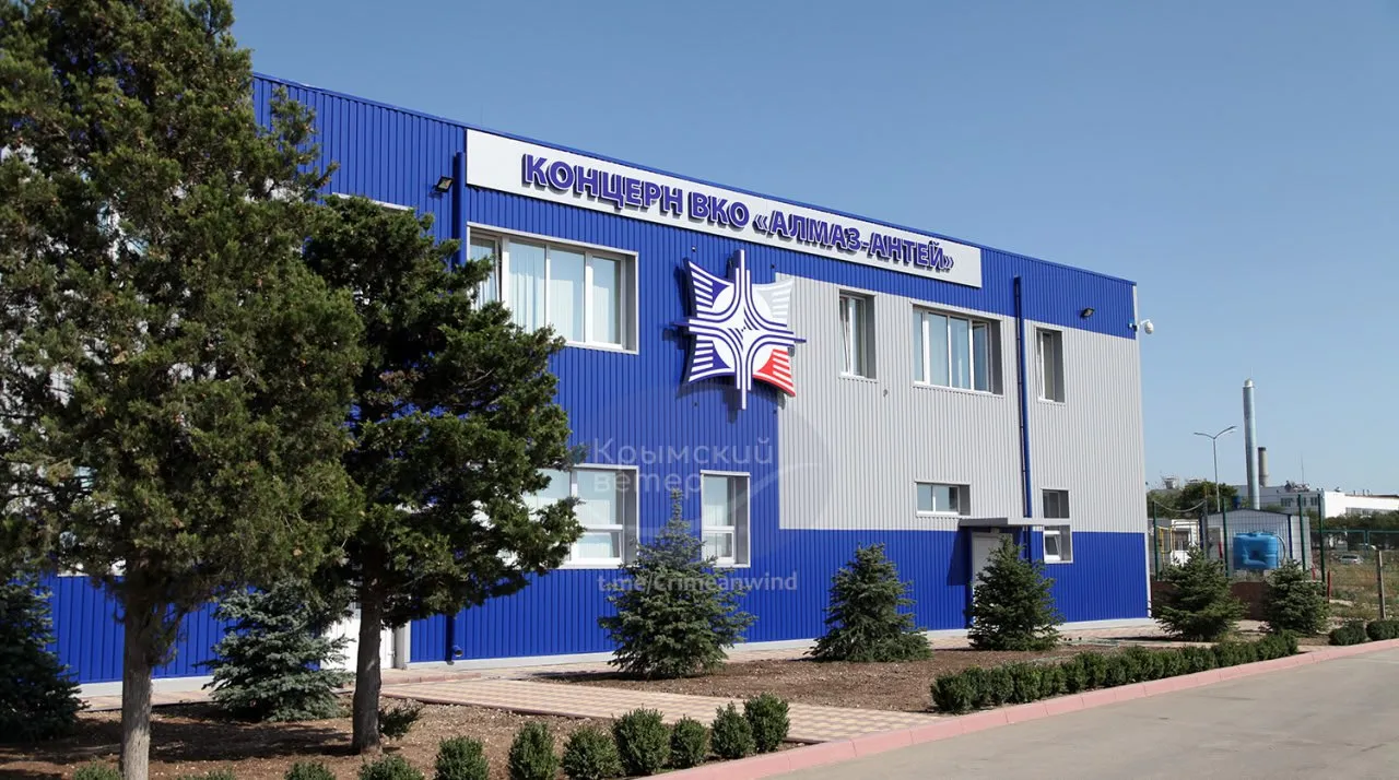 Безпілотники атакували оборонне підприємство у Севастополі