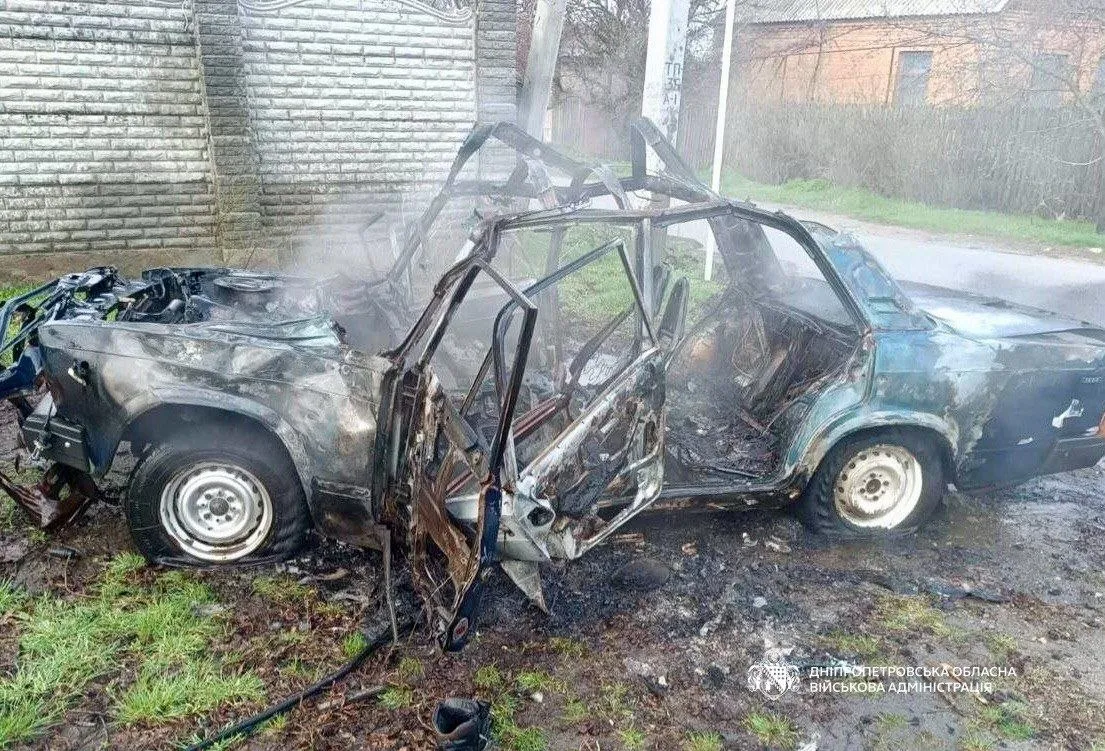 Російський дрон атакував цивільну автівку в Нікополі