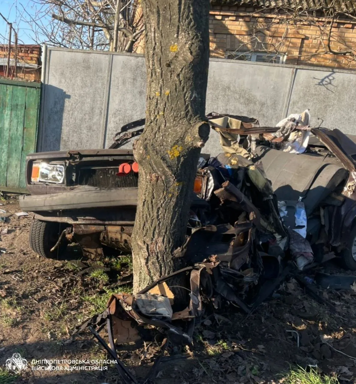 Російський дрон атакував цивільне авто у Нікополі