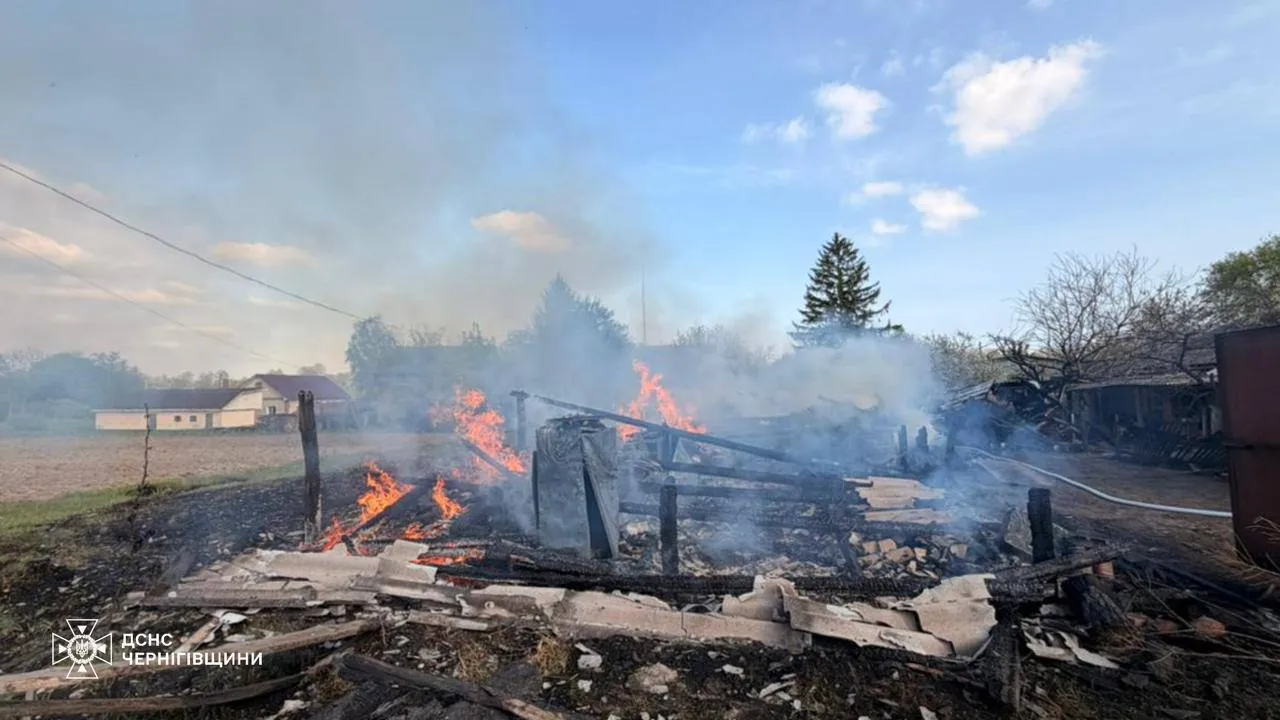 Ворог вдарив дронами по прикордонню Чернігівщини, є руйнування