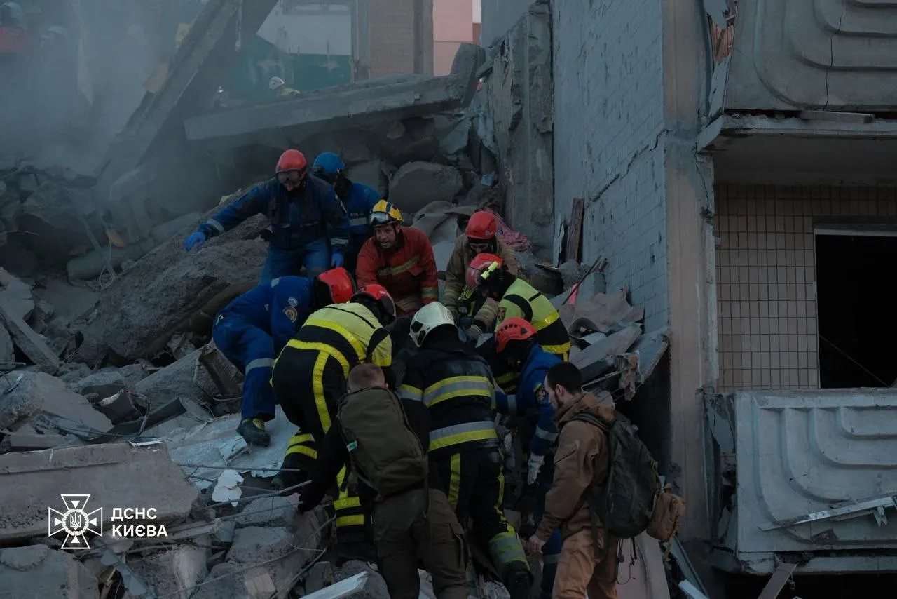 An enemy strike damaged a business center in the Obolon district