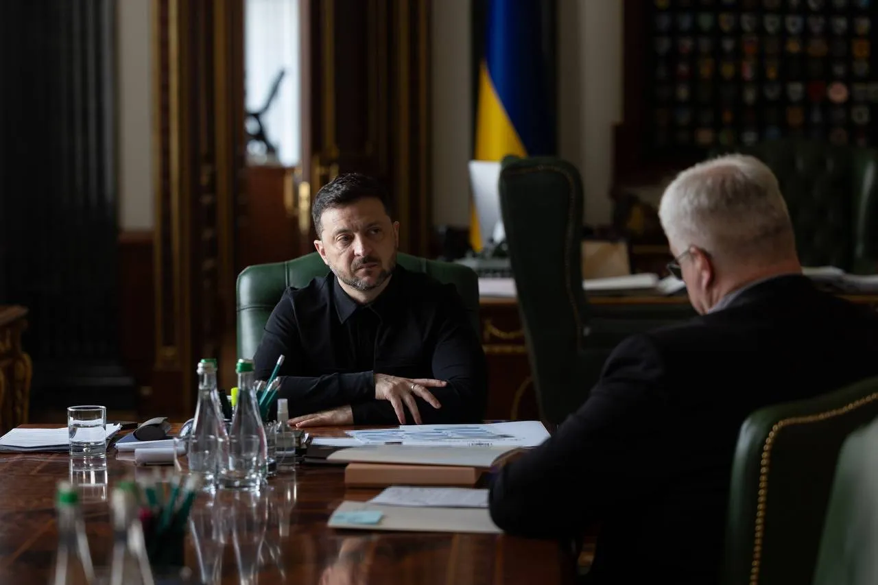 Зеленский поручил дипломатам перезагрузить отношения Украины с Венгрией
