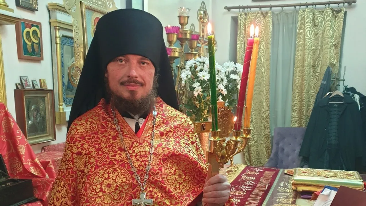 У Казахстані екссвященника РПЦ відправили до психлікарні