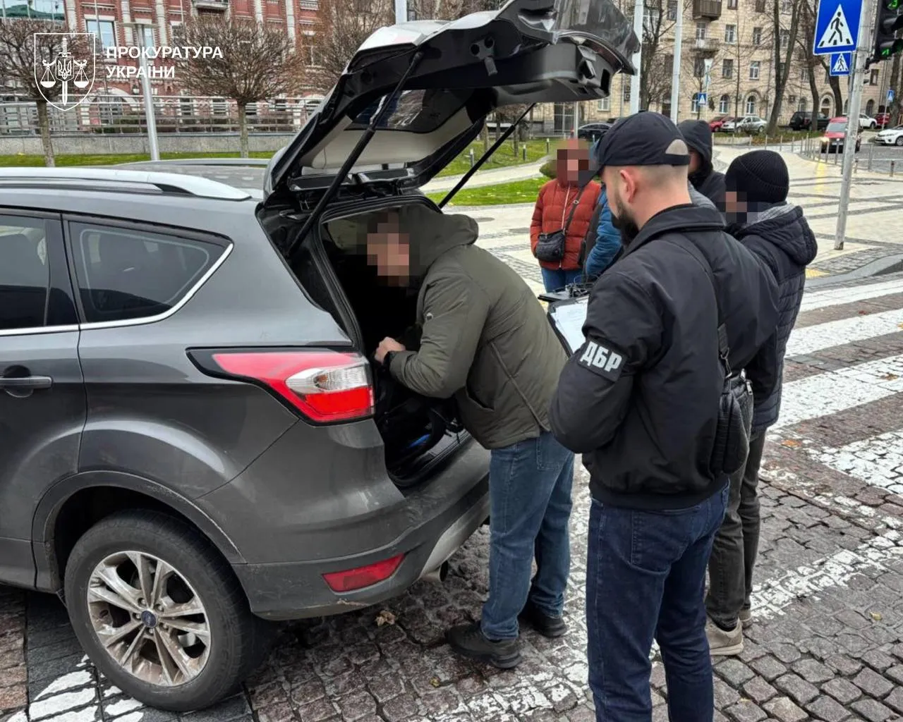 Підполковник ДПСУ разом із братом-росіянином вивіз до ЄС 76 ухилянтів