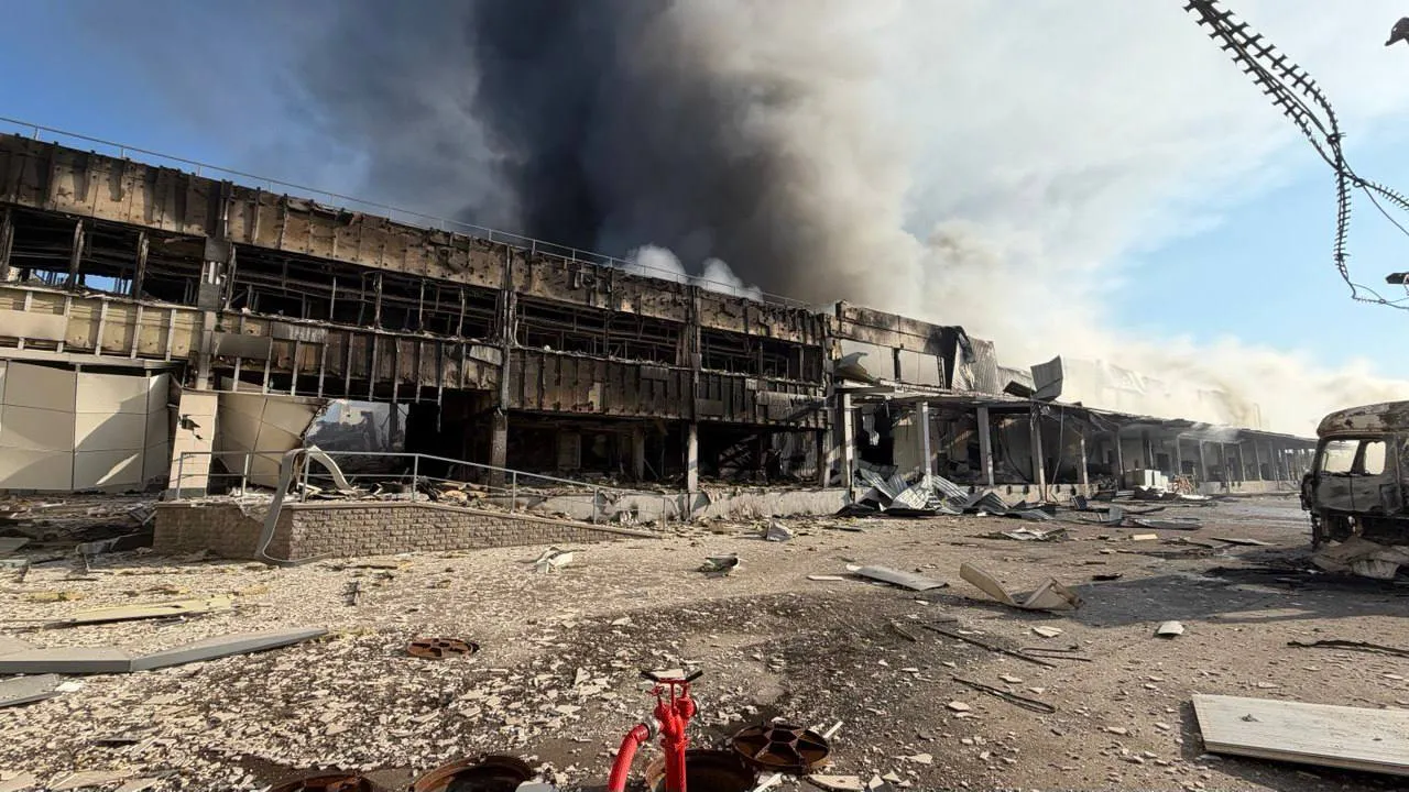 Фото: Российская атака полностью уничтожила склад MOYO