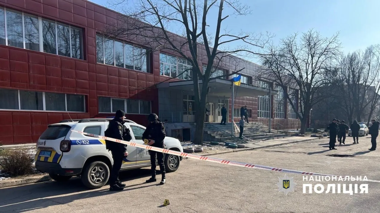 Поліція з’ясувала обставини вибуху в ліцеї Дніпра