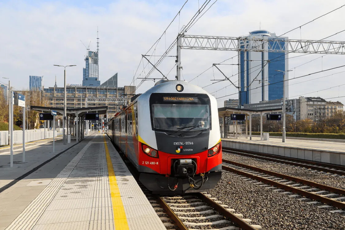 «Підозрілий» WiFi-нік зупинив поїзд у Польщі на годину — TVN24