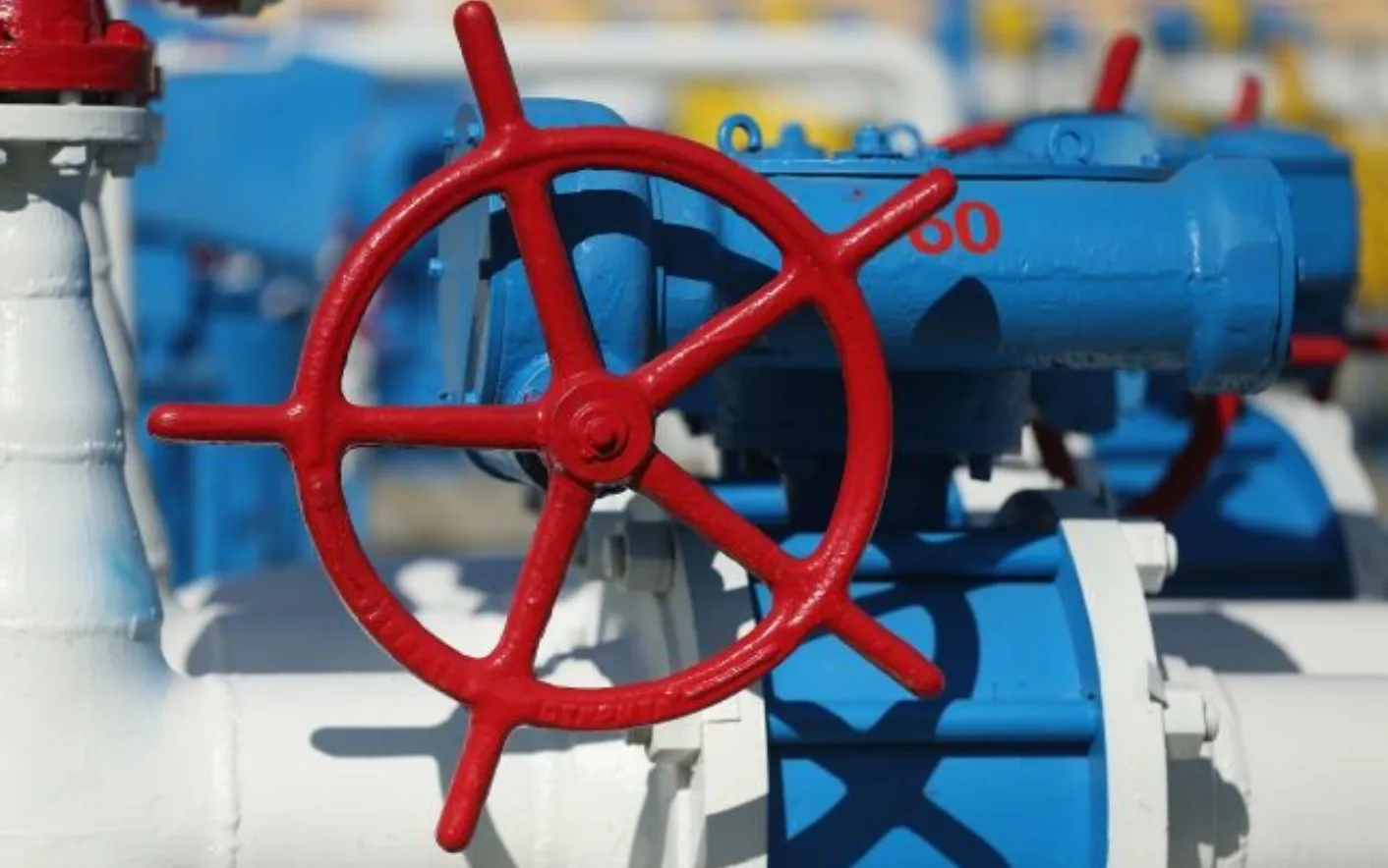 ЄС назавжди відмовляється від російських нафти й газу — Euronews